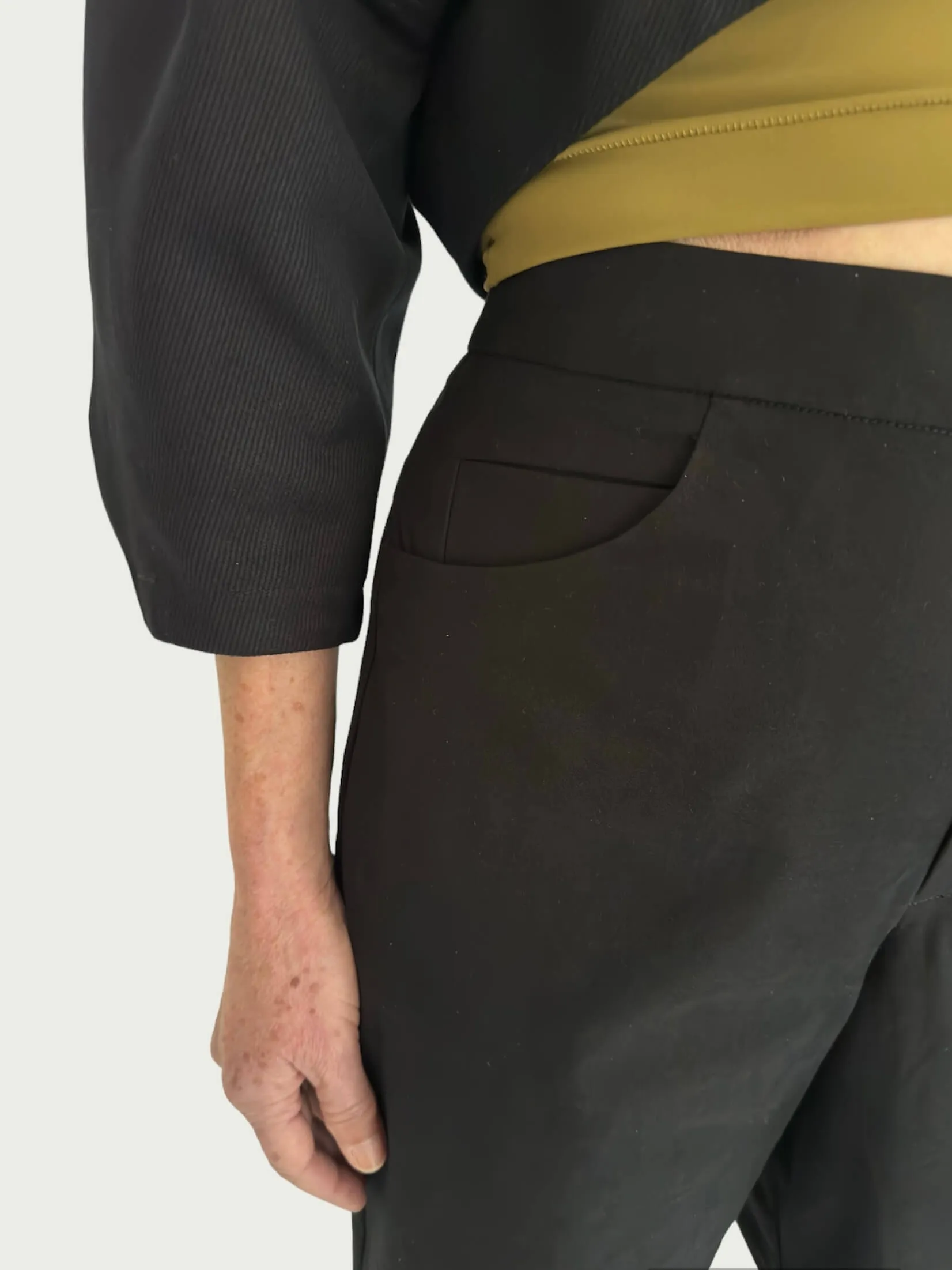 Cotton Wide-Leg Trouser in Black