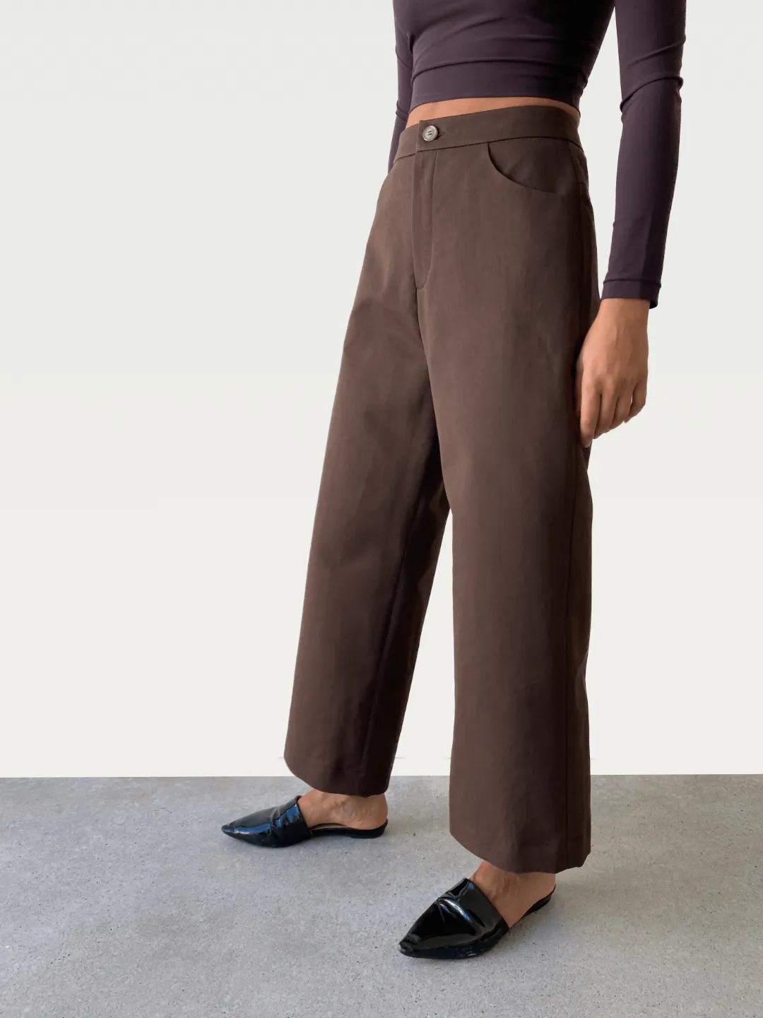 Cotton Wide-Leg Trouser in Wood Brown