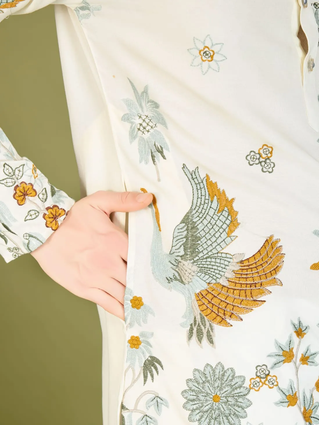 White Colour Soft Viscose Reyon Silk Heritage Style With Heavy Thread Work With Sequines Work Kurta Payjama
